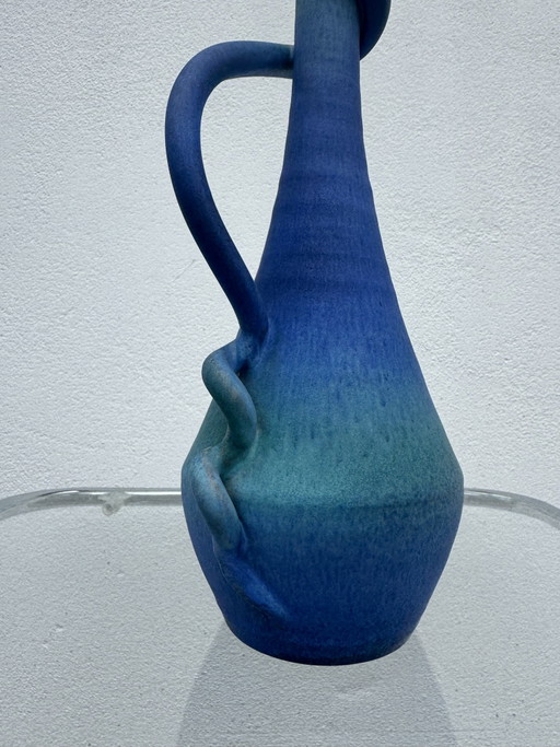 Vaso in ceramica vintage con sfumatura blu