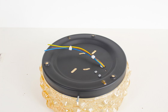 Image 1 of 1x Lampada da parete originale in vetro ambrato 'Flower' degli anni '70 di Erco