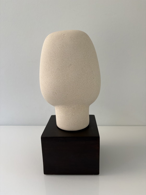 Image 1 of Statue of an abstract face in rough ceramic