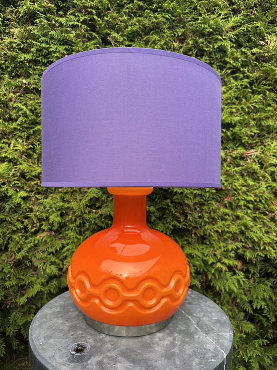 Image 1 of Lámpara de mesa grande de cristal naranja con pantalla morada y doble iluminación