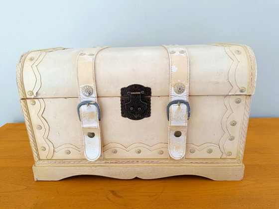 Image 1 of Piccolo contenitore in legno e pelle