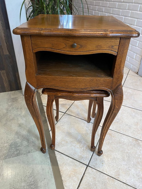 Image 1 of Conjunto de mesa y taburete estilo Luis XV en roble macizo