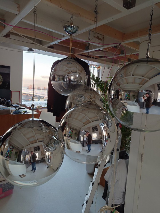 Image 1 of Set mit 5 Spiegelkugel-Pendelleuchten