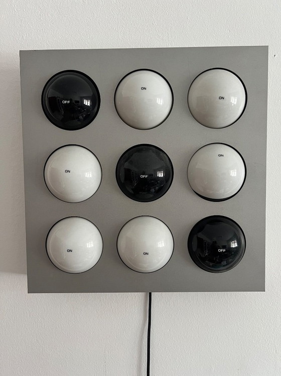 Image 1 of Paul Talman „Fifty Fifty“ AAN/UIT wandlamp voor Interaktives Licht Köln, 1965 Design