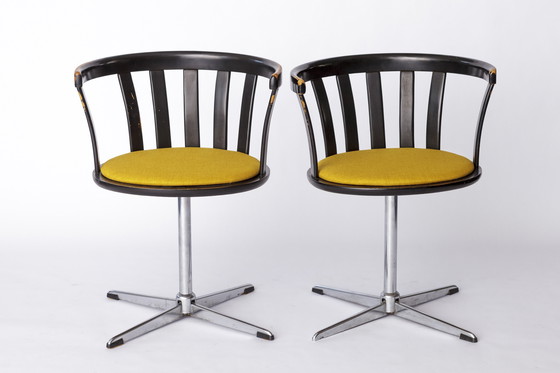 Image 1 of Paar Vintage draaistoelen - jaren 1970 Duits ontwerp - zwart gelakt beuken & chroom - gele bekleding - gerestaureerd Mid Century