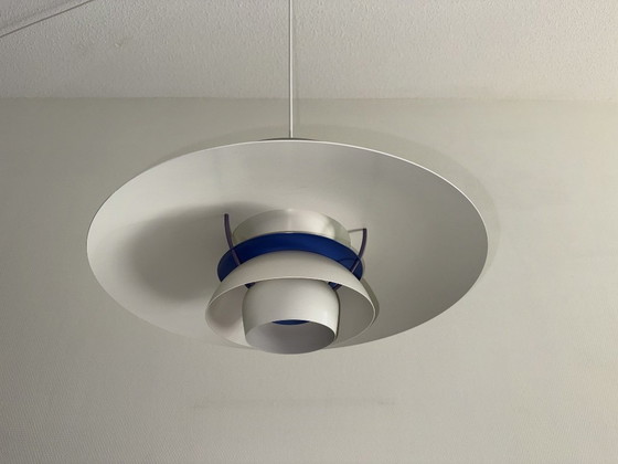 Lampada a sospensione danese Louis Poulsen PH5 di Poul Henningson – Lampade a sospensione, Aluminium (photo 34 of 38)