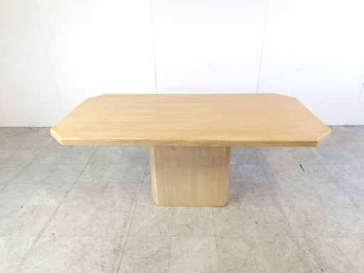 Table de salle à manger vintage en travertin