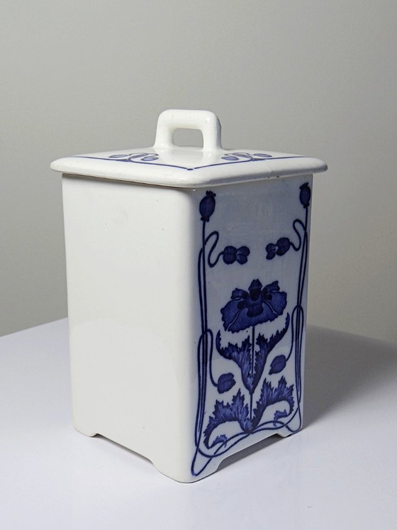 Image 1 of Waechtersbach "Dec1393" Art Nouveau earthenware condiment pot, decorated with poppies.