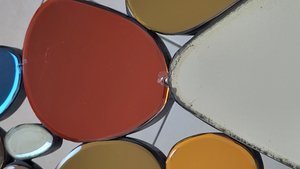 Image 1 of Tavolino da caffè Olivier de Schrijver di Ode&#39;s Design, edizione limitata in vetro multicolore, Belgio