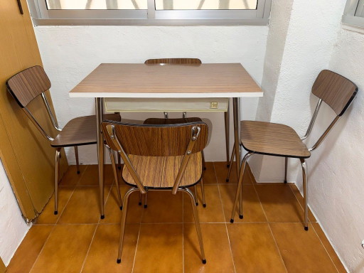 Salle à manger vintage en Formica