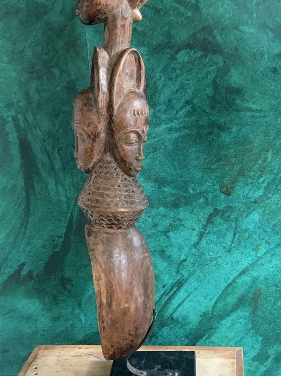 Rare Baoulé Ceremonial Spoon - Triple Figure. Acquired in Dakar, 1980s - 73 cm – Sculpture, Wood (photo 6 of 13)