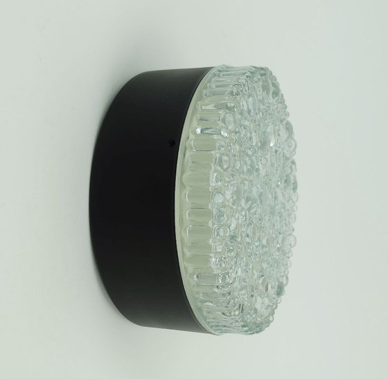 Image 1 of no. 1 di 2 - lampada da soffitto o da parete modello A 226 in vetro strutturato a bolle d'aria 1960 anni '70