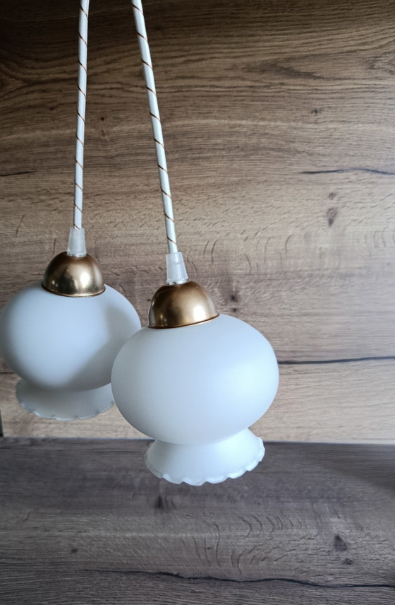 Image 1 of Lampada a sospensione doppia vintage in opalino bianco