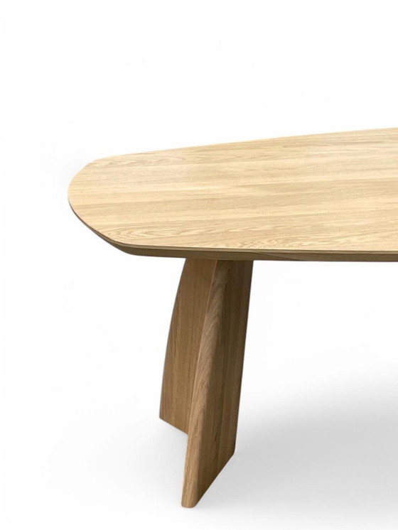 Image 1 of Solid oak table A quality
