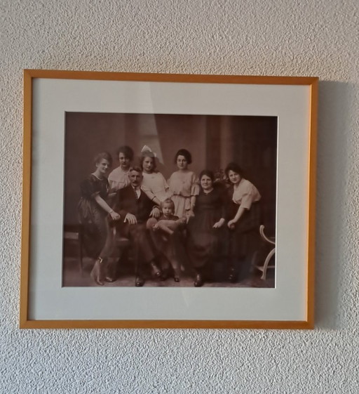 Una speciale foto incorniciata dietro vetro del 1920.️