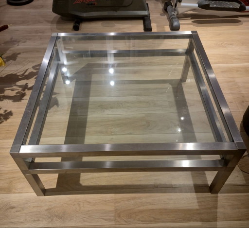 Couchtisch aus Glas und Metall