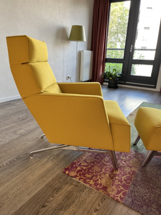 Design on Stock Solo Fauteuil + Ottoman | Roderick Vos | Okergeel – Textile (photo 5 of 6)