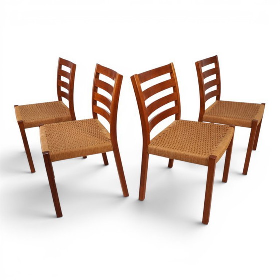 Image 1 of Niels Otto Møller Modèle 408, Ensemble de 4 chaises de salle à manger en teck Papercord pour J.L. Møllers, 1975