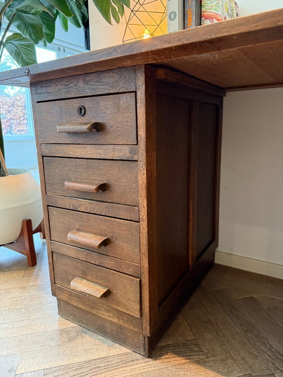 Image 1 of Elegante scrivania in legno con 8 cassetti – Dutch Furniture Factory Amsterdam