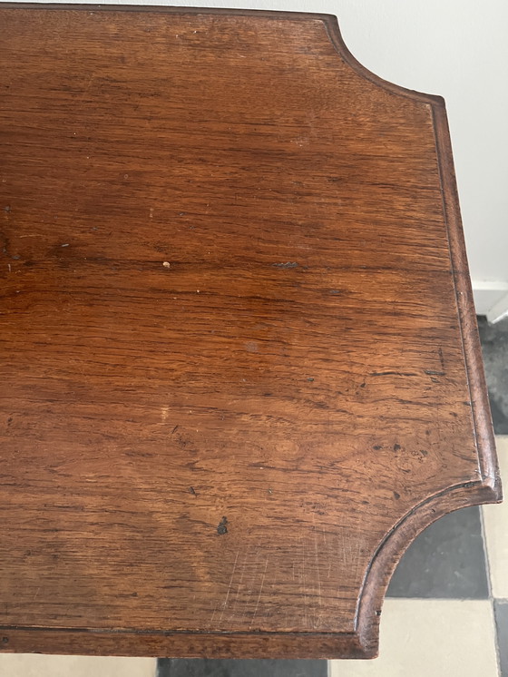 Image 1 of Wunderschöner antiker Beistelltisch aus Eiche – Originalbein