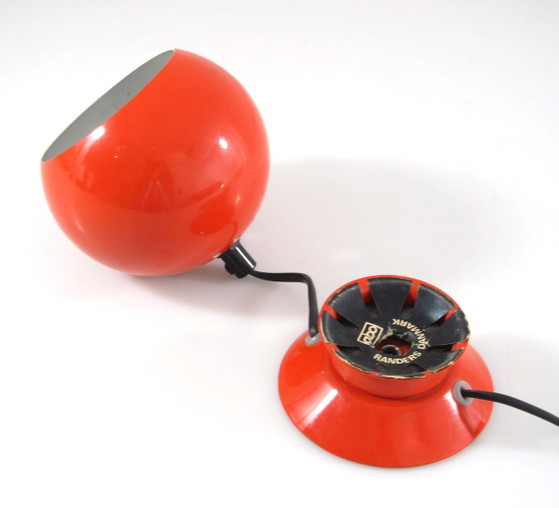 Abo Randers red magnet ball lamp – Frandsen, Table lamps, Space Age (photo 7 of 8)