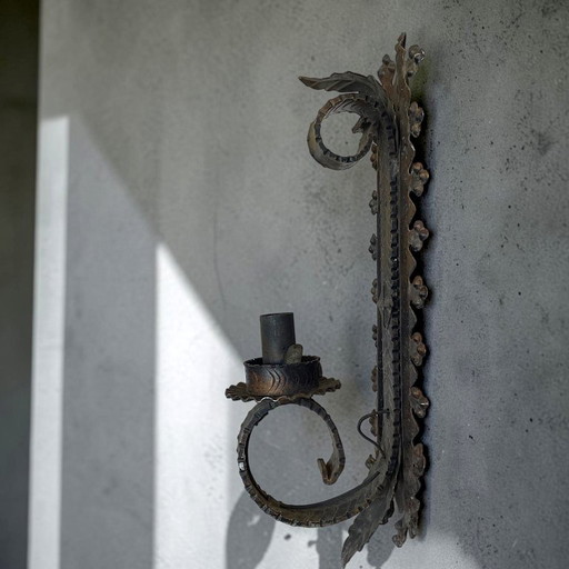 Gotische brutalistische grote wandlamp van smeedijzer – wandlampen, Cast Iron