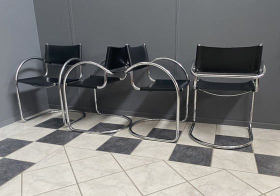 Image 1 of Ensemble de 4 chaises italiennes chromées et en cuir