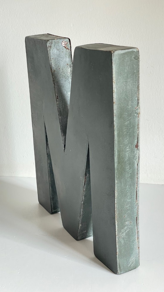 Image 1 of Lettre M Métal  Vintage