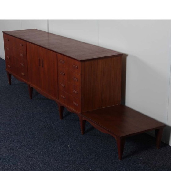 Image 1 of Groot vintage houten dressoir uit de jaren 60