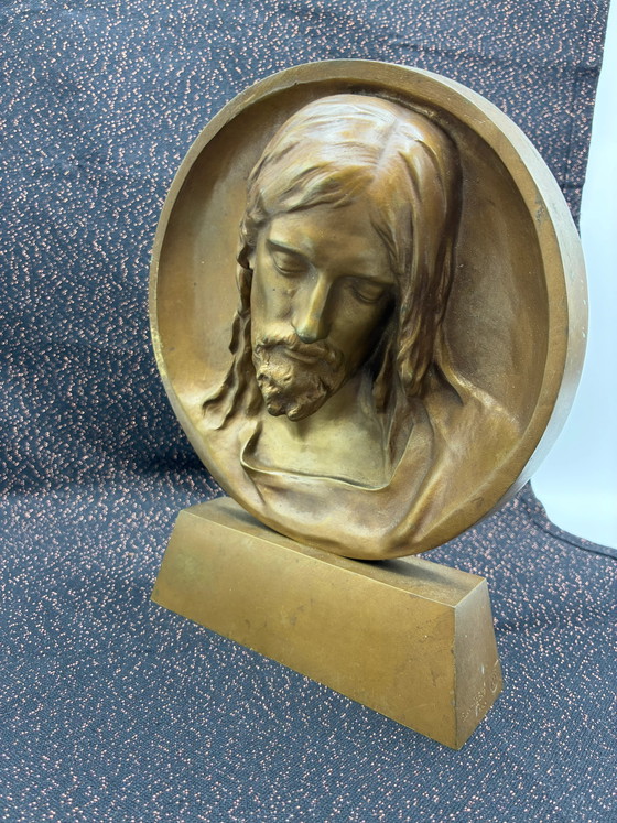 Medallion-shaped sculpture – Bronze Christ, signed Susse Frères Publishers, Paris (photo 3 of 6)