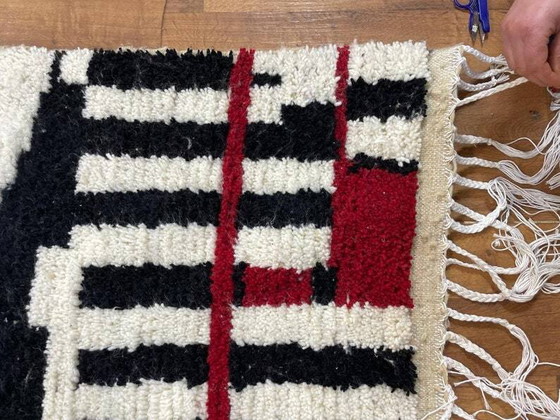 Tapis en laine noire 250cm x 150cm – Wool (photo 5 of 9)