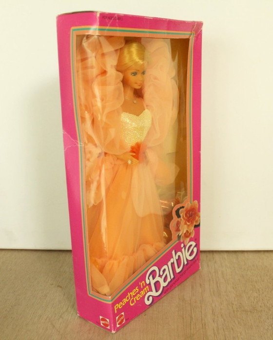 Image 1 of L'iconica Barbie Peaches 'n Cream n. 7926, Taiwan 1984