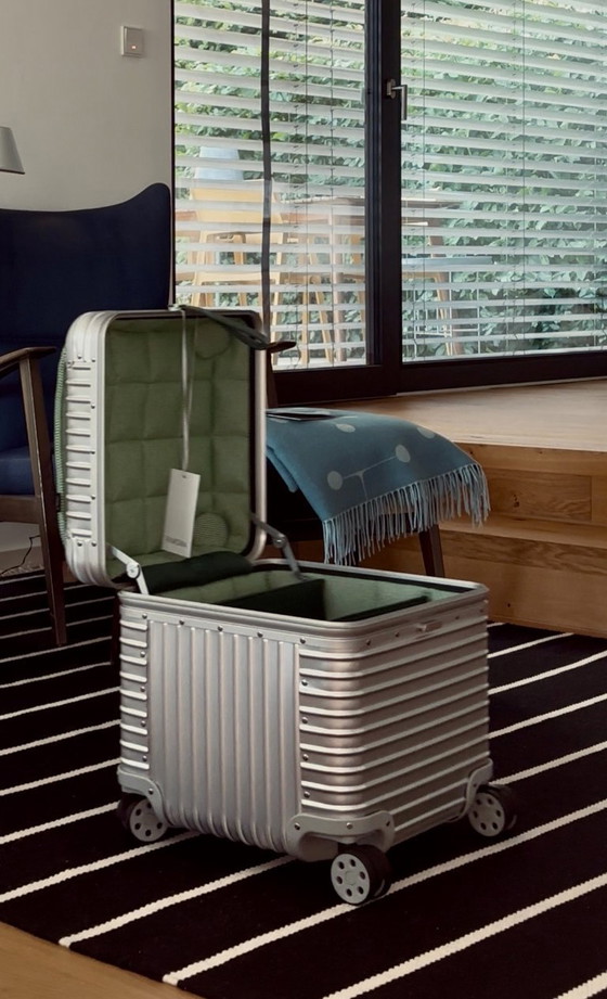 Image 1 of Vitra X Rimowa - Taburete Emerald (Verde) - agotado - limitado