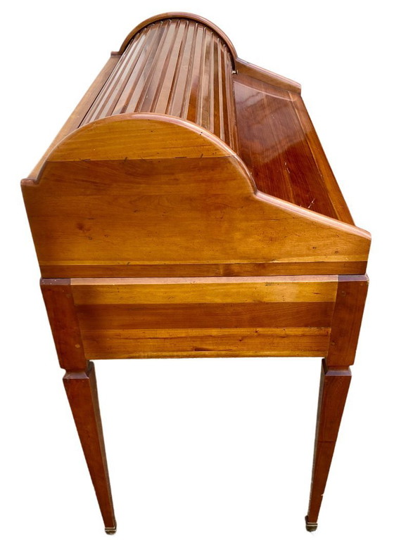 Image 1 of Bureau à cylindre Louis XVI en merisier