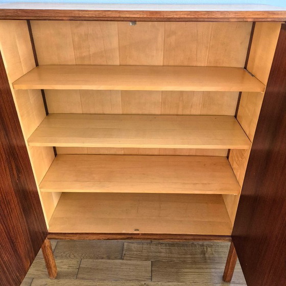 Mobile a parete Mid-Century, Palissandro di Rio, ante intrecciate, Möbelwerkstätten Leo Bub – Credenze alte (photo 5 of 11)