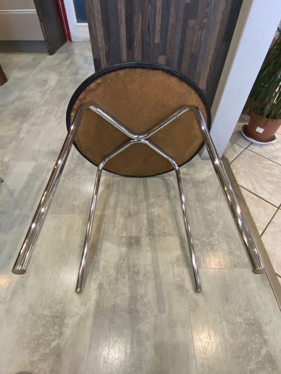 Image 1 of Tavolino laterale vintage in stile Bauhaus cromato e similpelle nera, anni '70