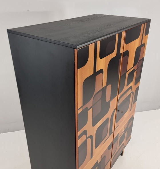 Image 1 of Vintage kledingkast, 1970