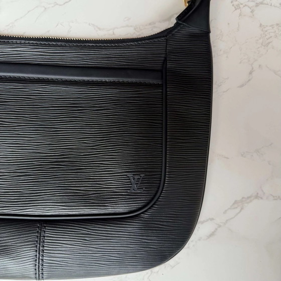 Louis Vuitton Matsy piel Epi negra – Otros bolsos, Vintage (photo 5 of 15)
