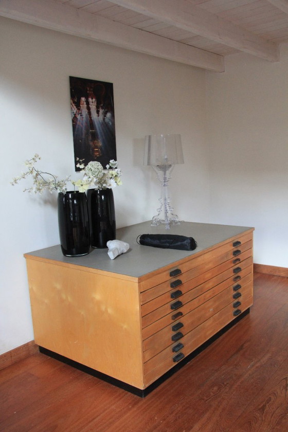 Image 1 of grote architecten of catalogus ladekast, vintage en hoogwaardig afgewerkt met 9 lades