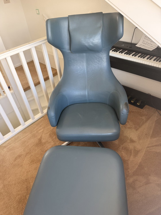 Image 1 of Vitra Grand Repos met ottoman