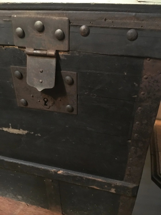 Baúl de viaje negro con tapa de tela – Armarios de almacenamiento, Madera, Vintage (photo 2 of 12)