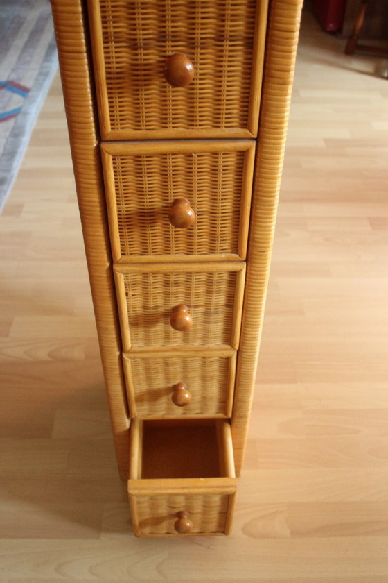 Image 1 of Mobiletto/mensola/credenza di piccole dimensioni realizzato in bambù e legno di rattan.