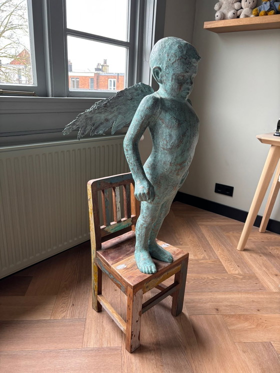 Image 1 of Babette Degraeve : Petit garçon à l'intérieur (statue en bronze)