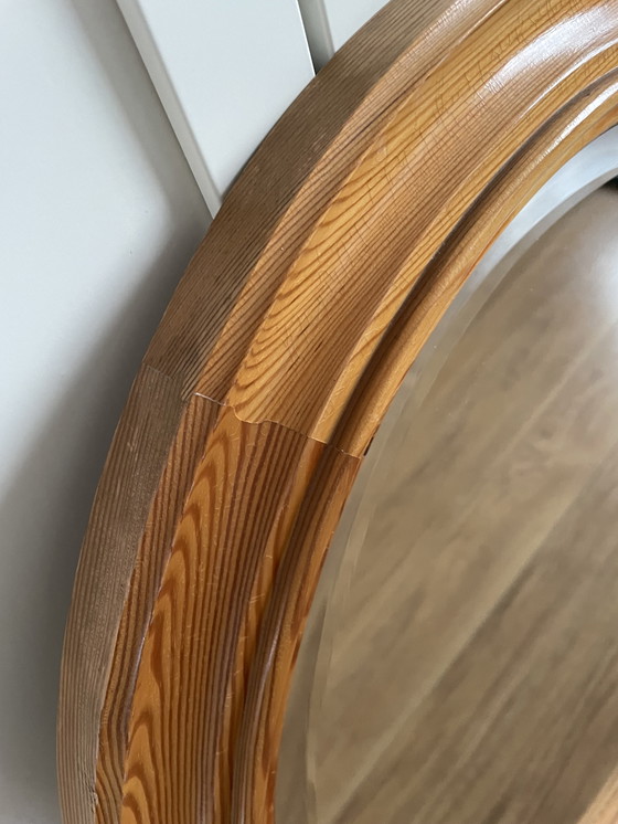 Image 1 of Specchio ovale vintage in legno di pino