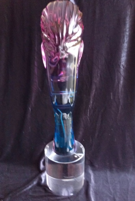 Image 1 of Murano glazen sculpturen brengen een eerbetoon aan Modigliani.