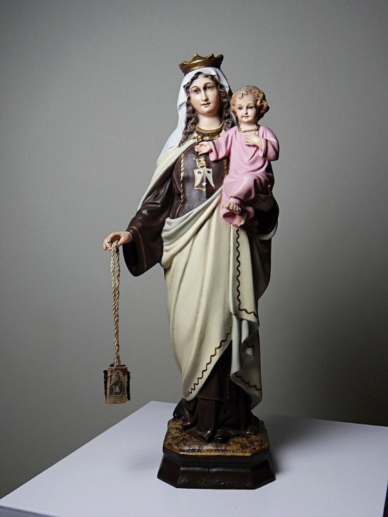 Image 1 of Statuetta in stucco della Madonna del Monte Carmelo, bottega di Olot, occhi di vetro, 1920-1930