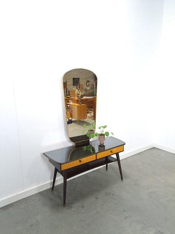 Image 1 of Tavolino laterale con cassetti e grande specchio con bordo dorato, toletta