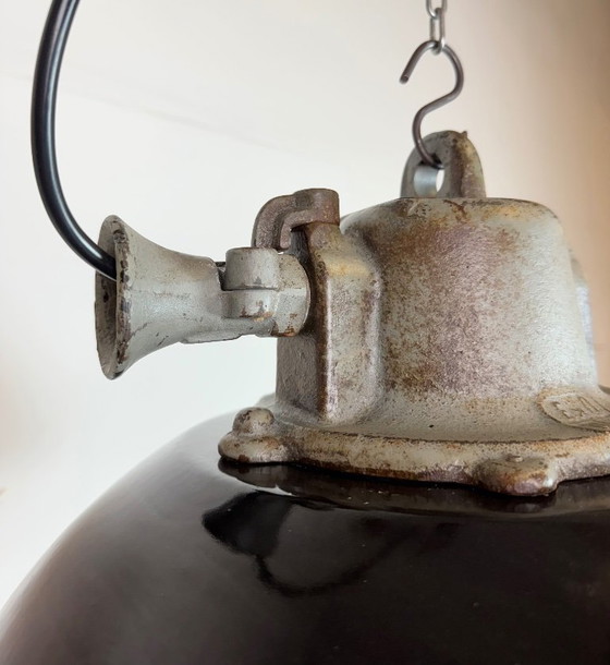 Image 1 of Lampada a sospensione industriale a gabbia in ghisa e smalto nero, anni '60