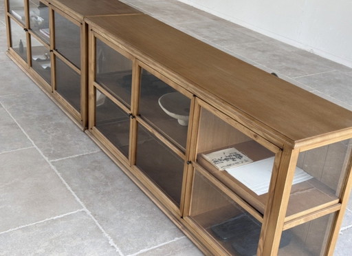 Display Cabinet – Vintage Look, Perfect Condition