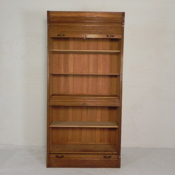 Image 1 of Cassonetto per tapparella alto 229 cm con due ante una sopra l'altra, anni '30